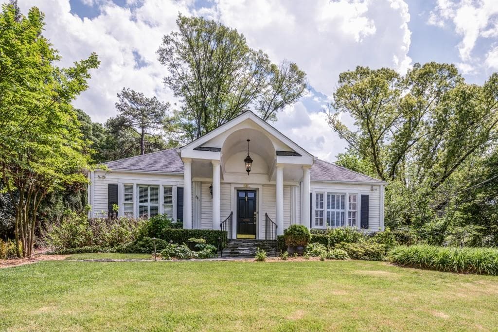 2 bedroom, 1,765 sq ft single family residence sold at 332 Golfview Road, Atlanta, GA 30309