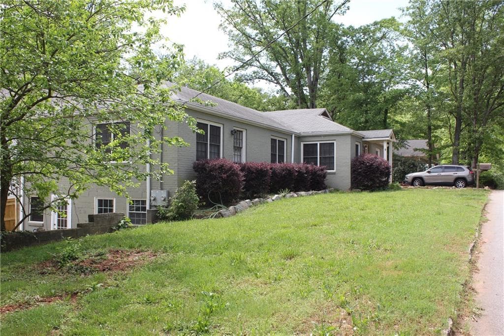 4 bedroom, 1,794 sq ft single family residence sold at 1303 Pendleton Street, Atlanta, GA 30316