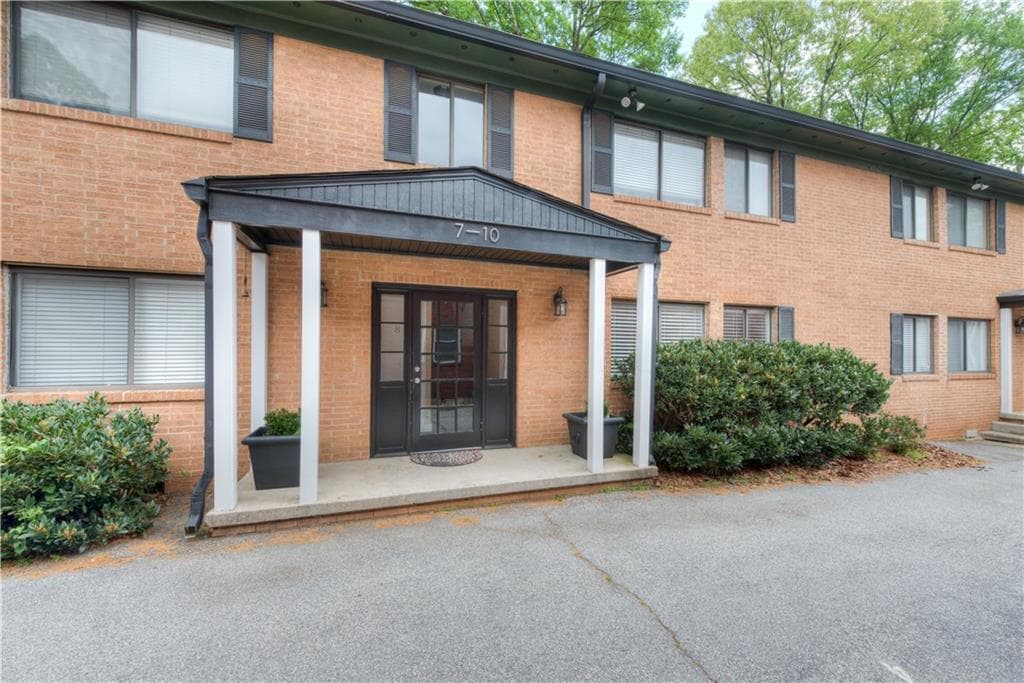 1 bedroom, 474 sq ft condominium sold at 960 Saint Charles Avenue 7, Atlanta, GA 30306