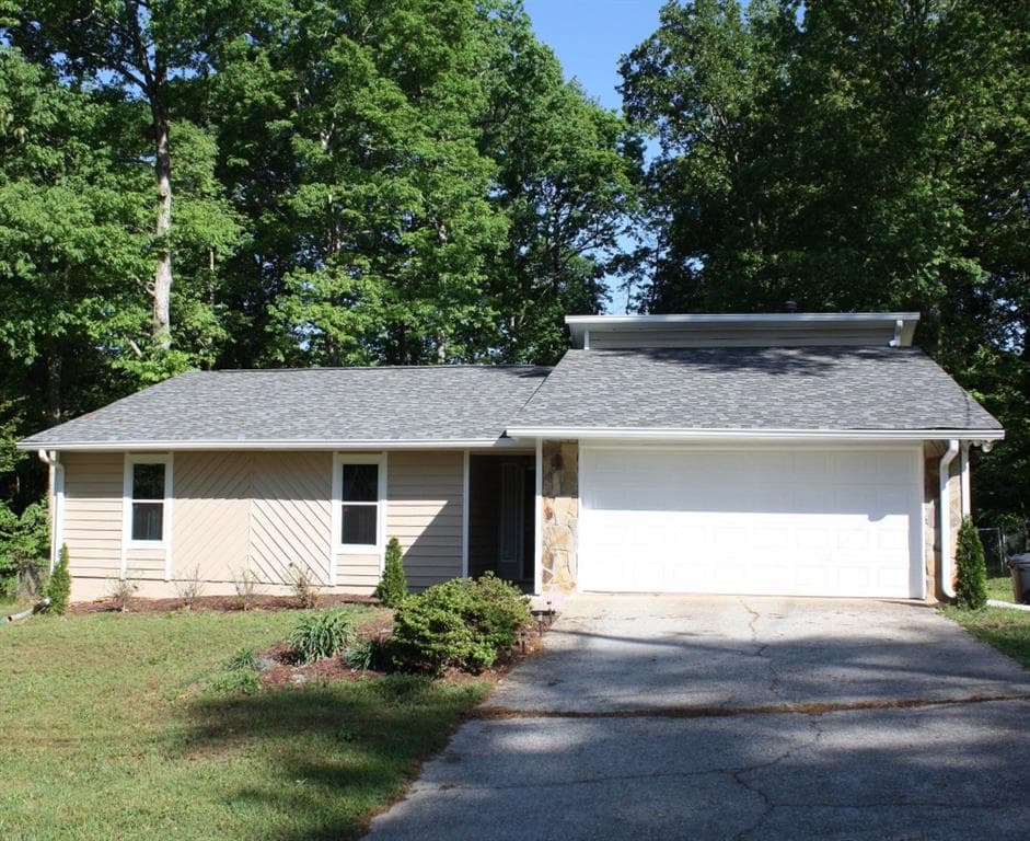 4087 Stacy Lane, Snellville, GA 30039 — most recent listing photo