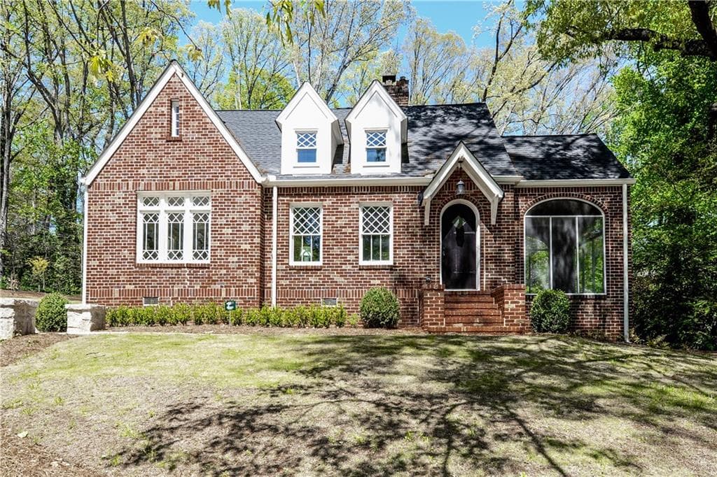 4 bedroom, 3,145 sq ft single family residence sold at 1360 Harvard Road, Atlanta, GA 30306