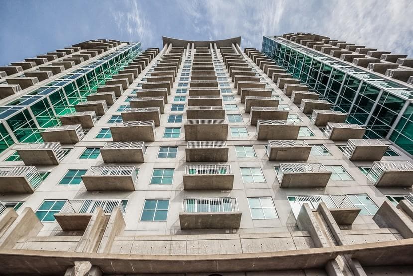 2 bedroom, 1,060 sq ft condominium sold at 250 Pharr Road 1910, Atlanta, GA 30305