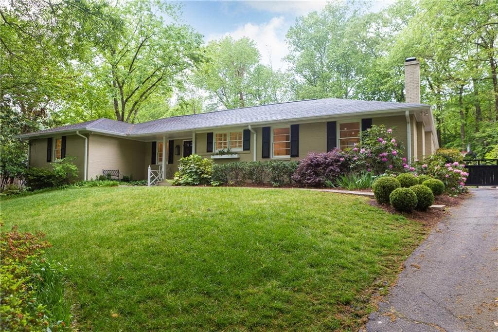 4 bedroom, 3,394 sq ft single family residence sold at 3138 Marne Drive, Atlanta, GA 30305
