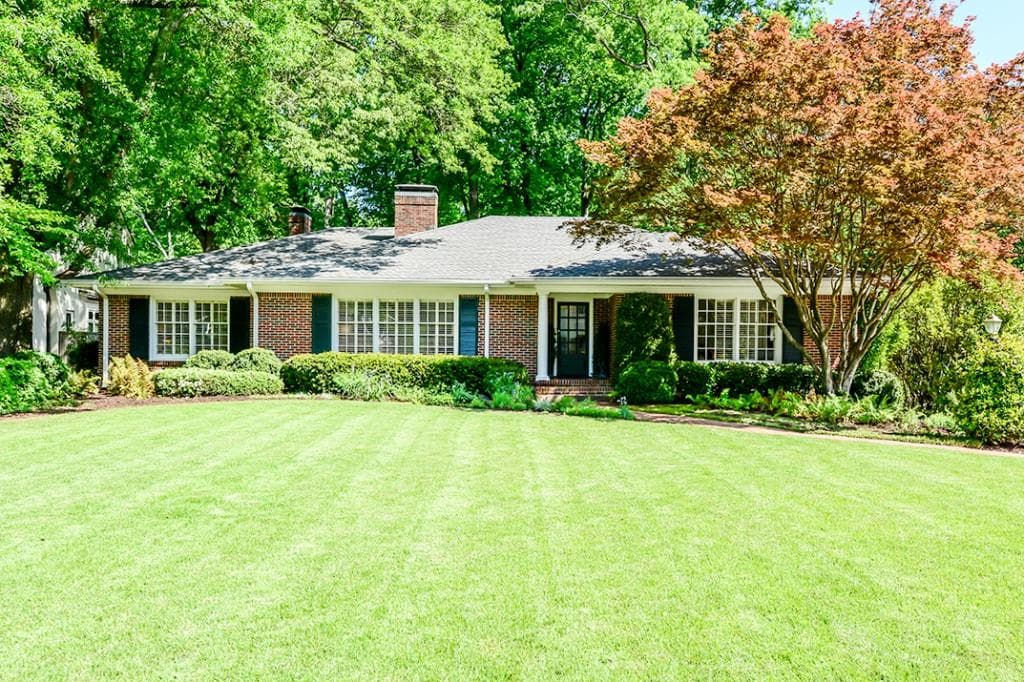 3 bedroom single family residence sold at 725 Montana Road, Atlanta, GA 30327