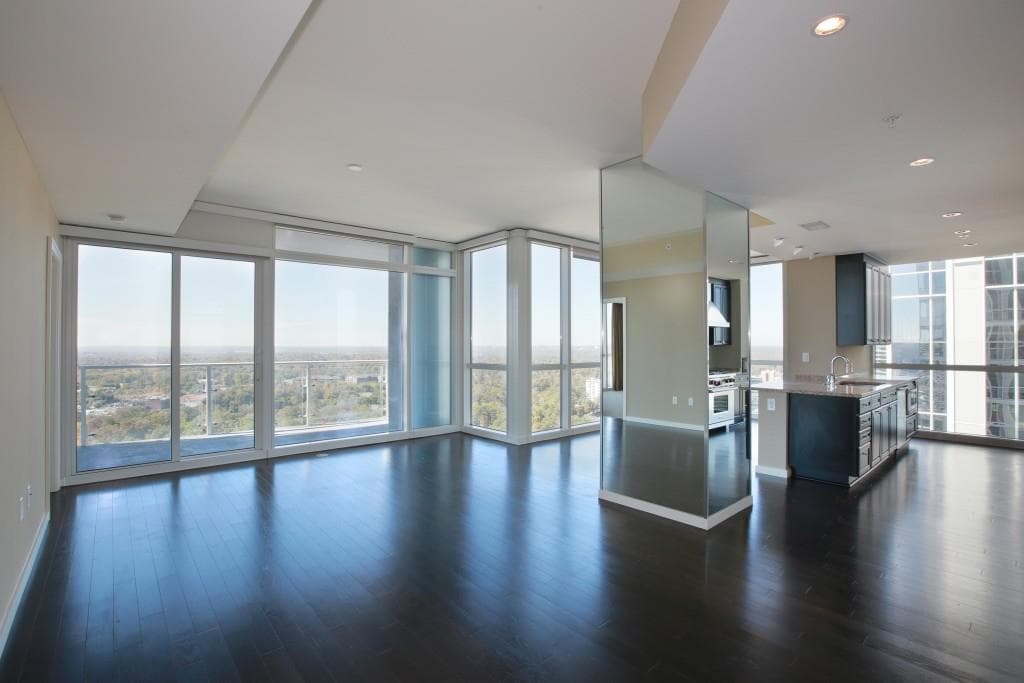 3 bedroom, 1,932 sq ft condominium sold at 3325 Piedmont Road 2602, Atlanta, GA 30305