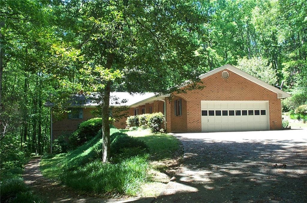 1170 Lake Charles Drive, Roswell, GA 30075 — most recent listing photo