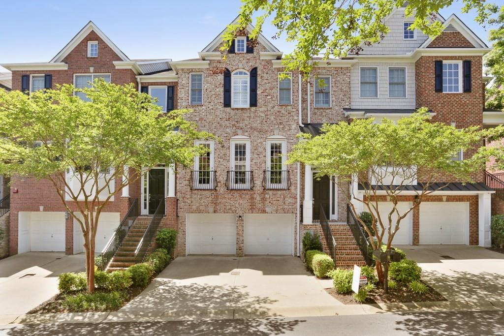 4 bedroom, 4,166 sq ft townhouse sold at 5818 Riverstone Circle 11, Atlanta, GA 30339
