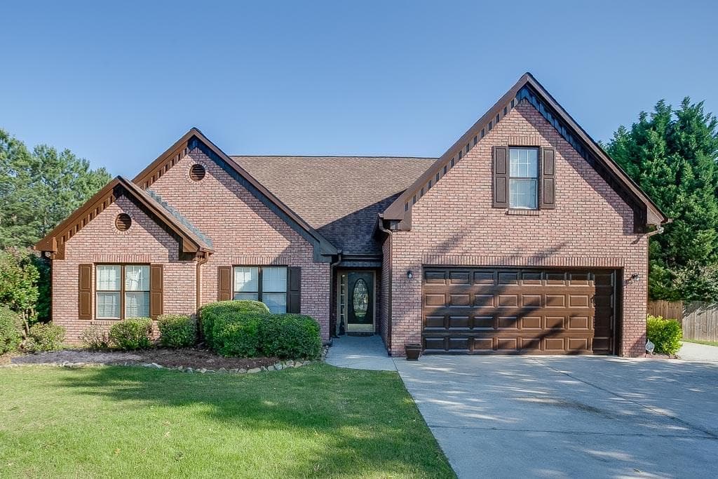 4 bedroom, 2,616 sq ft single family residence sold at 2650 Harbins Mill Drive, Dacula, GA 30019