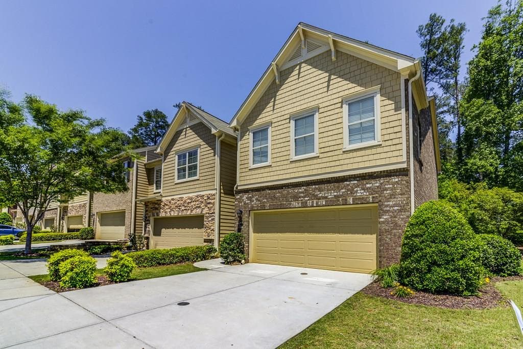 1586 Lenox Overlook Road, Brookhaven, GA 30329 — most recent listing photo