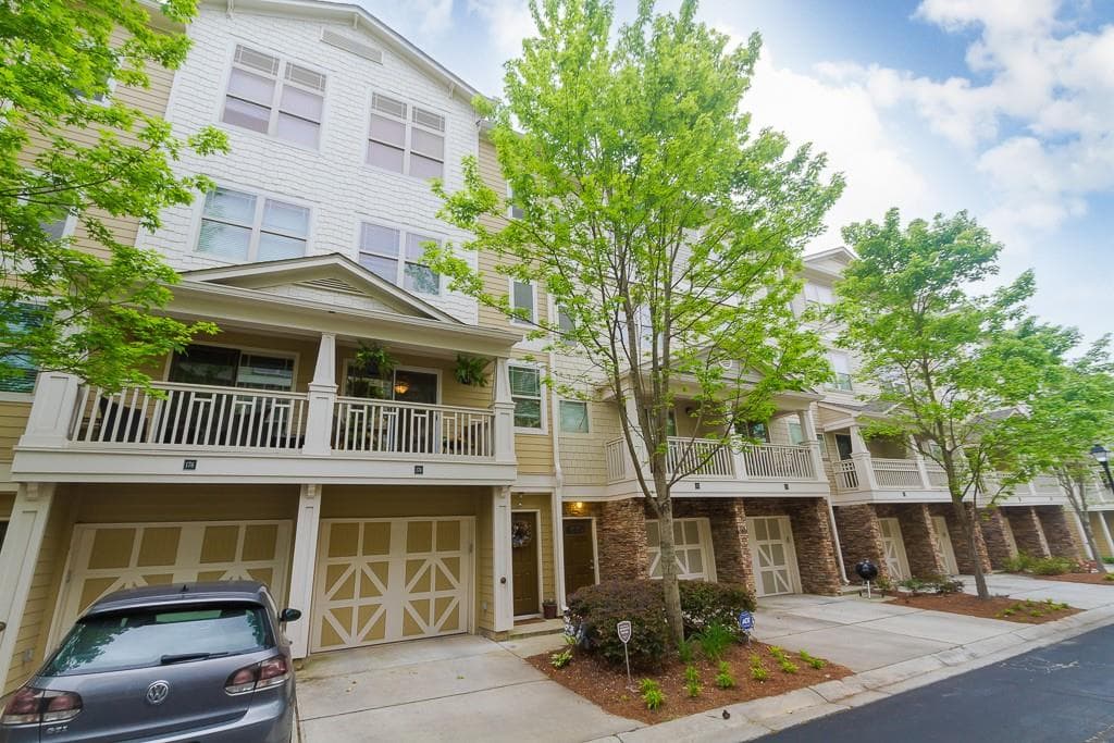 2 bedroom, 1,284 sq ft townhouse sold at 220 Semel Circle 174, Atlanta, GA 30309