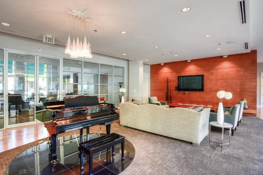 1 bedroom, 1,099 sq ft condominium sold at 711 Cosmopolitan Drive 318, Atlanta, GA 30324