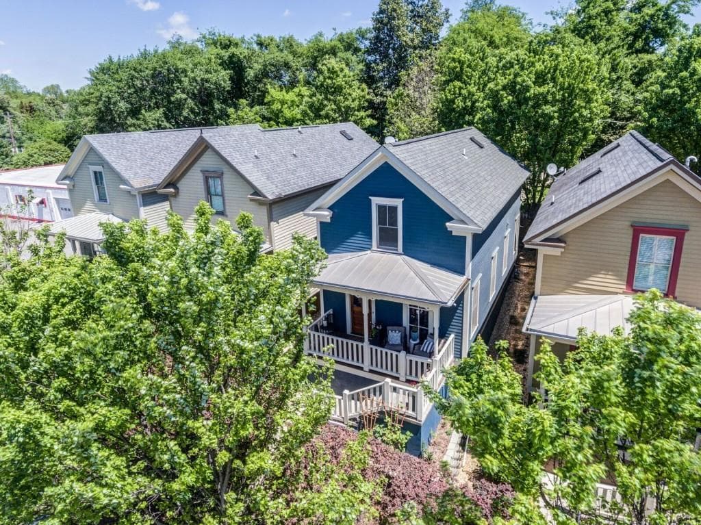 2 bedroom, 1,368 sq ft single family residence sold at 252 Estoria Street, Atlanta, GA 30316