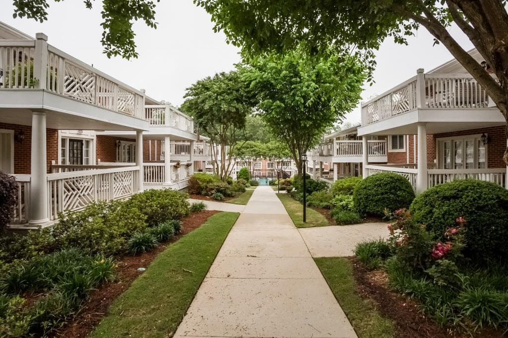 1 bedroom, 896 sq ft condominium sold at 885 Briarcliff Road E22, Atlanta, GA 30306