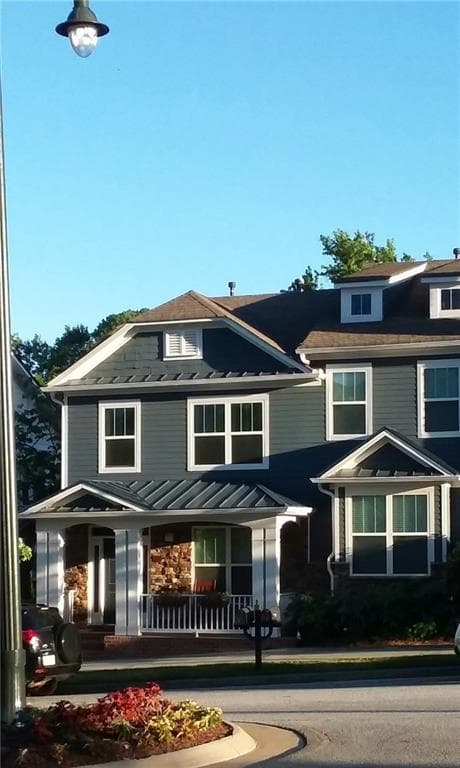 2 bedroom, 2,082 sq ft townhouse sold at 234 16th Street 11, Atlanta, GA 30363