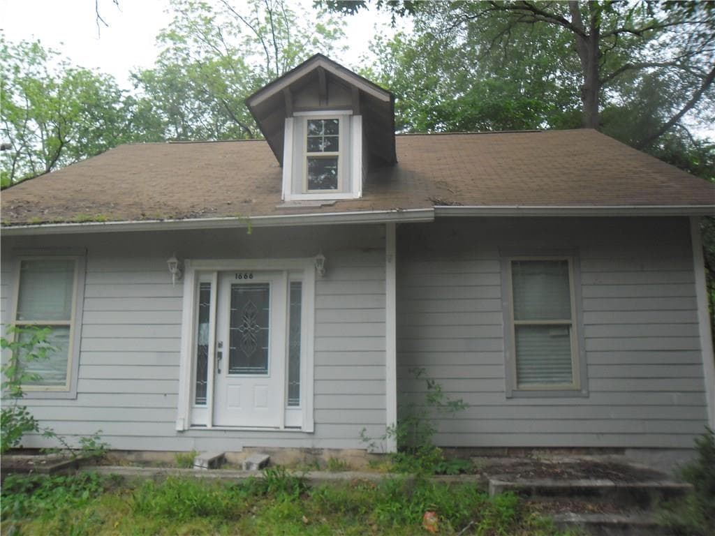 4 bedroom single family residence sold at 1666 CONNALLY Drive, East Point, GA 30344