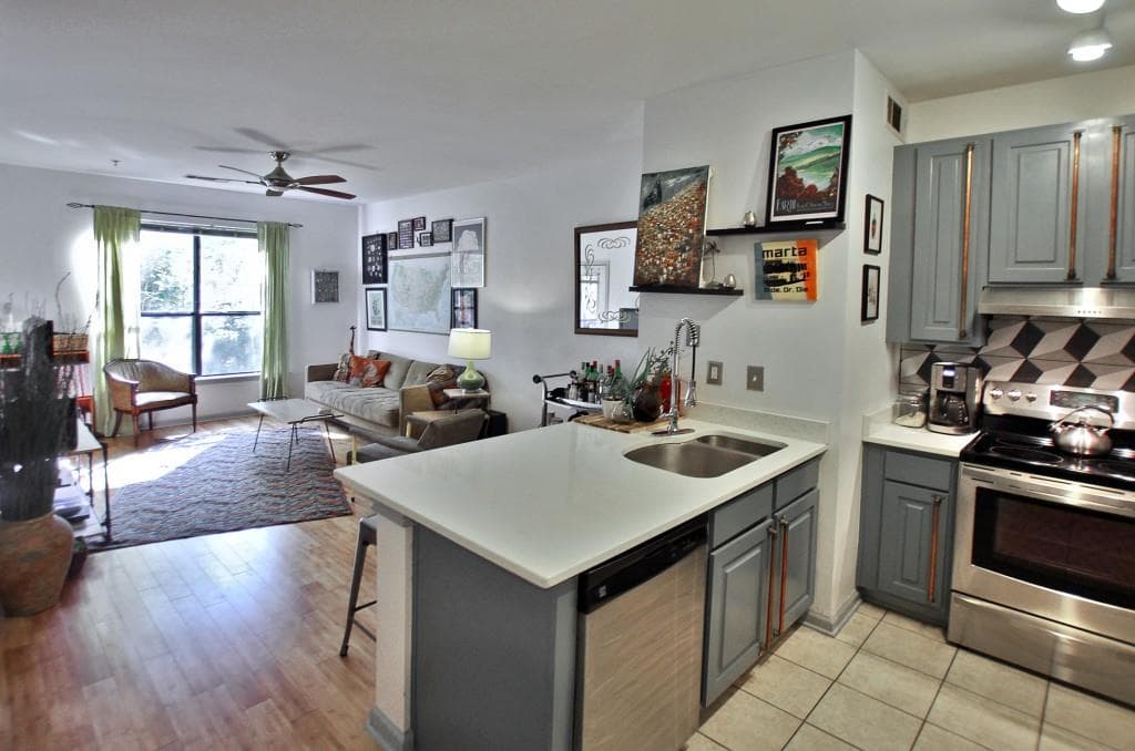 2 bedroom, 895 sq ft condominium sold at 821 Ralph McGill Boulevard 3137, Atlanta, GA 30306