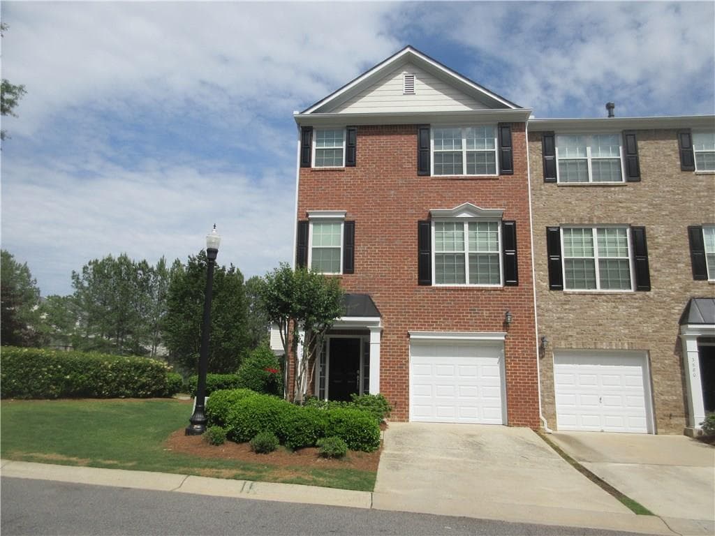 3 bedroom, 1,993 sq ft condominium sold at 3682 Chattahoochee Summit Drive, Atlanta, GA 30339