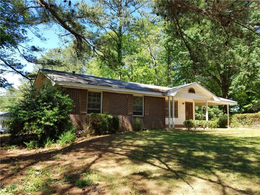 3 bedroom, 885 sq ft single family residence sold at 2410 County Line Road, Atlanta, GA 30331