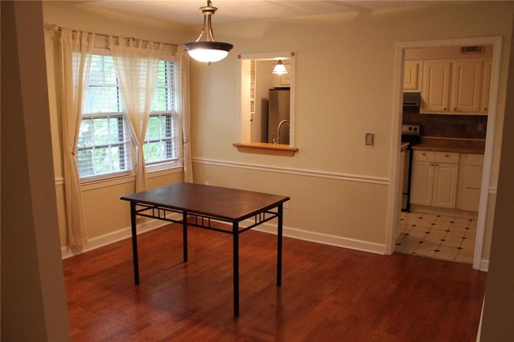 2 bedroom, 1,273 sq ft condominium sold at 175 Barone Place, Atlanta, GA 30327