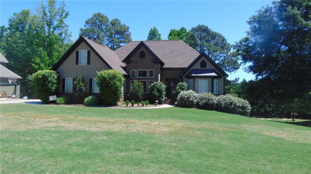 4 bedroom, 2,575 sq ft single family residence sold at 621 Henning Drive, Winder, GA 30680