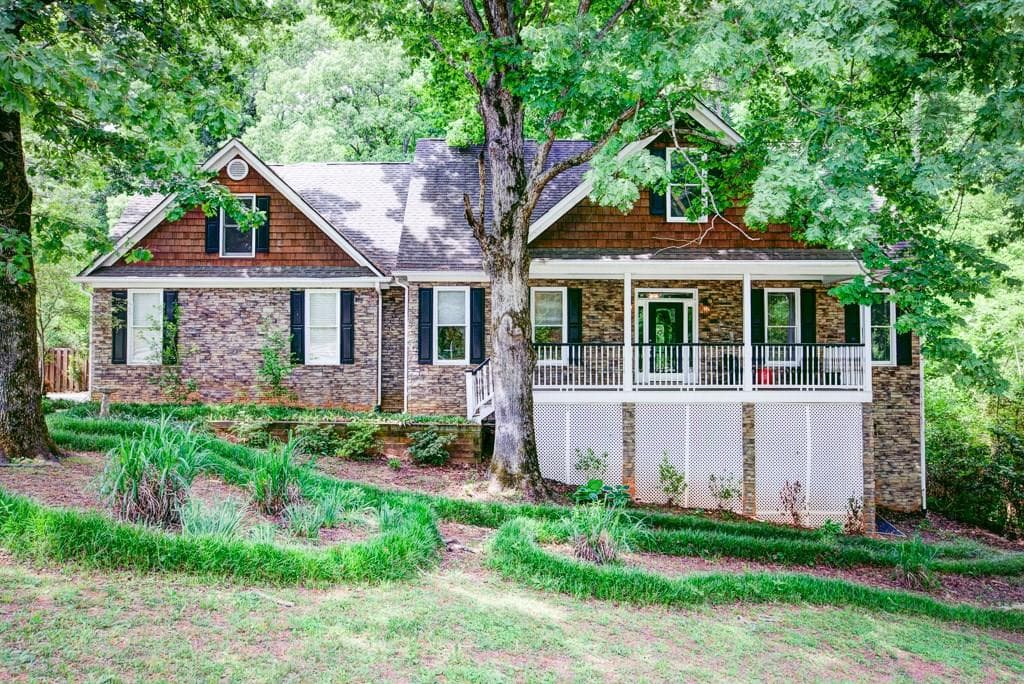 4 bedroom, 3,452 sq ft single family residence sold at 2975 Mars Hill Road, Acworth, GA 30101