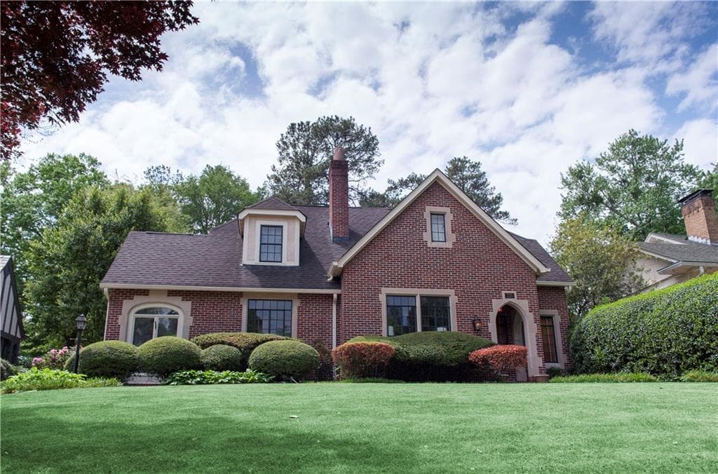 4 bedroom single family residence sold at 725 E Morningside Drive, Atlanta, GA 30324