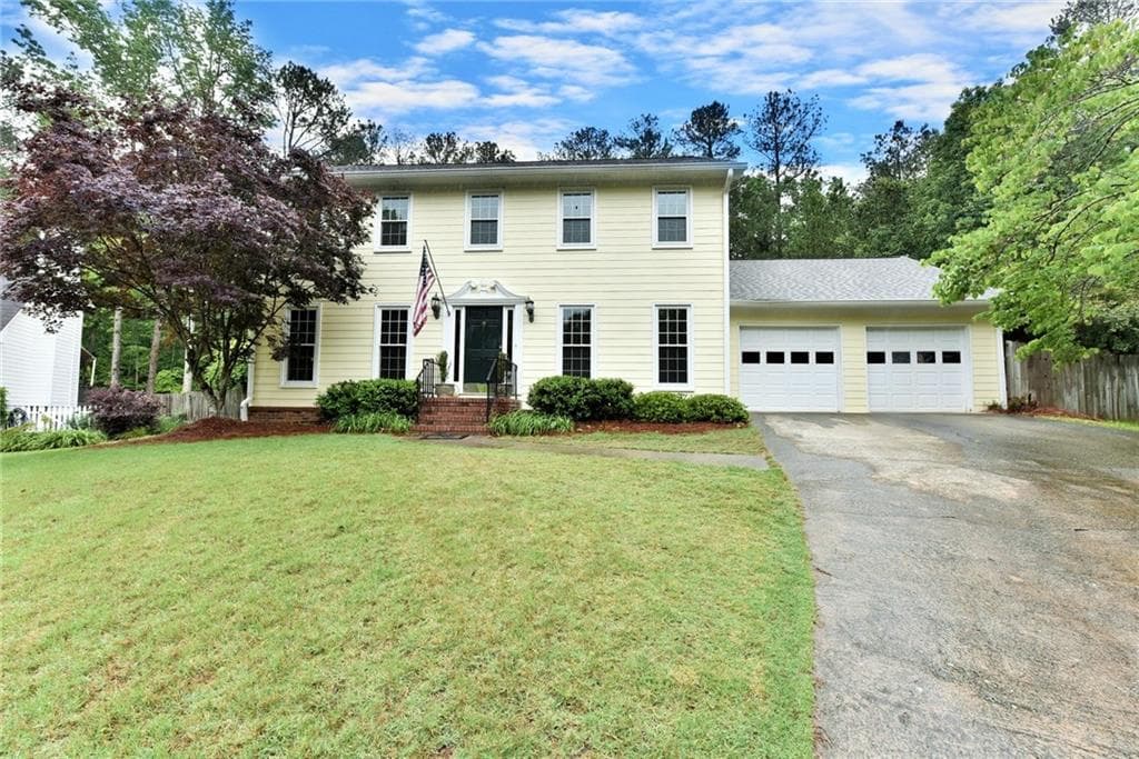4 bedroom, 2,216 sq ft single family residence sold at 2780 Shurburne Drive, Alpharetta, GA 30022
