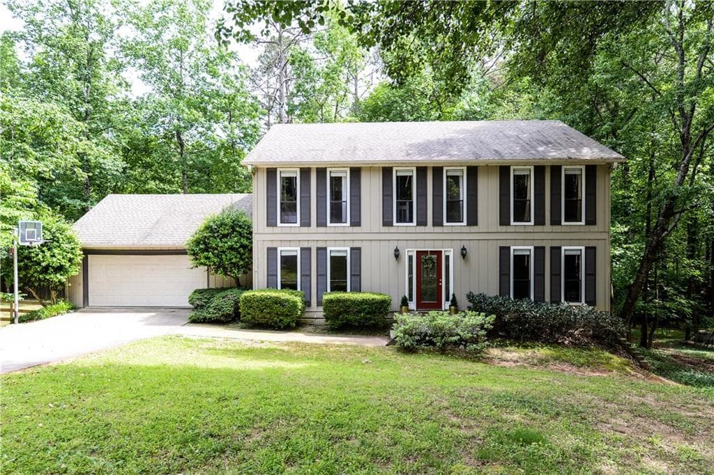 4 bedroom, 2,178 sq ft single family residence sold at 670 Branch Valley Court, Roswell, GA 30076