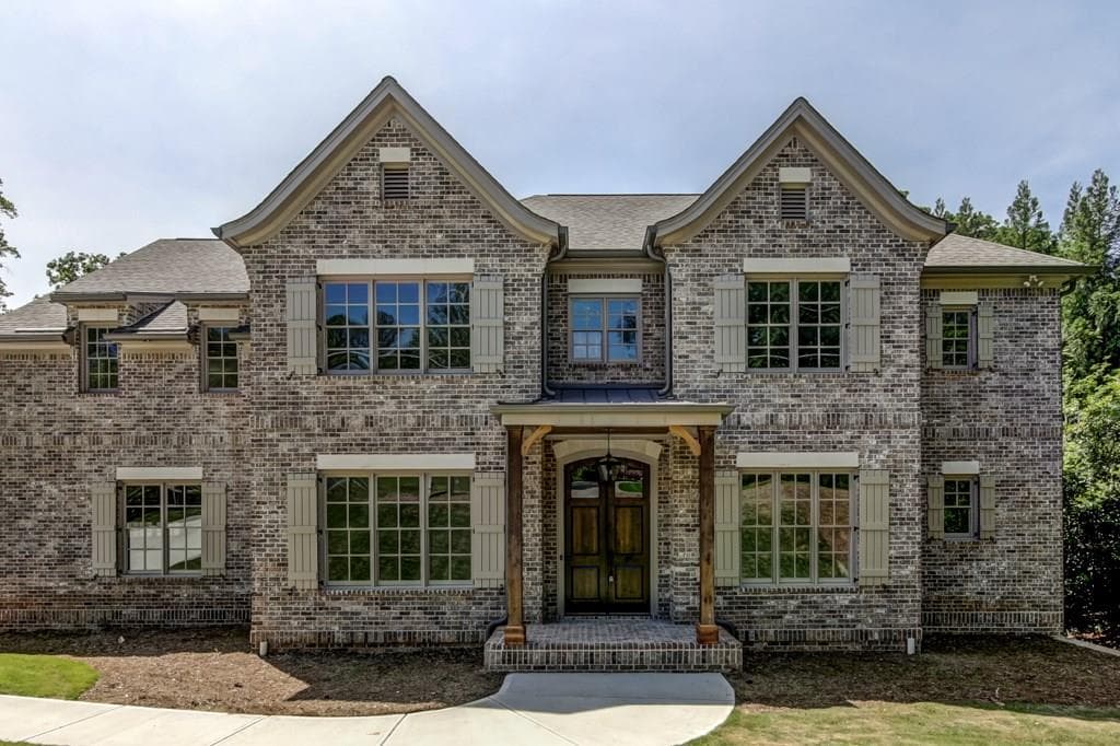 5 bedroom single family residence sold at 4732 E Conway Drive, Atlanta, GA 30327