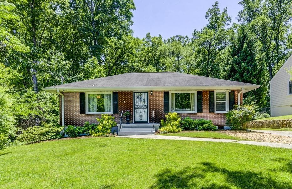 3 bedroom, 1,200 sq ft single family residence sold at 1275 Mayfair Drive, Atlanta, GA 30324