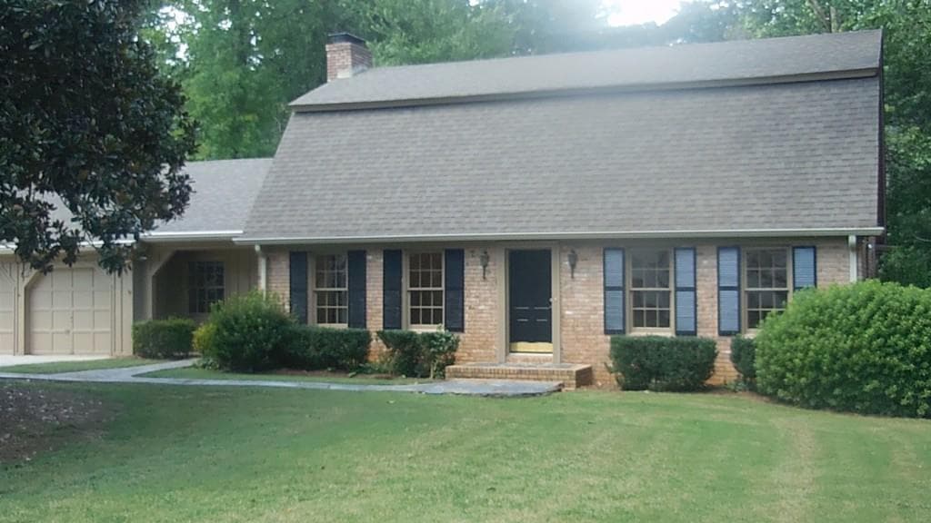 4 bedroom, 2,496 sq ft single family residence sold at 261 Broadland Road, Atlanta, GA 30342