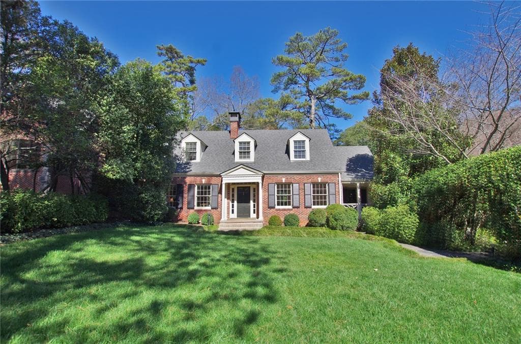 3 bedroom, 2,536 sq ft single family residence sold at 1570 Barclay Place, Atlanta, GA 30306