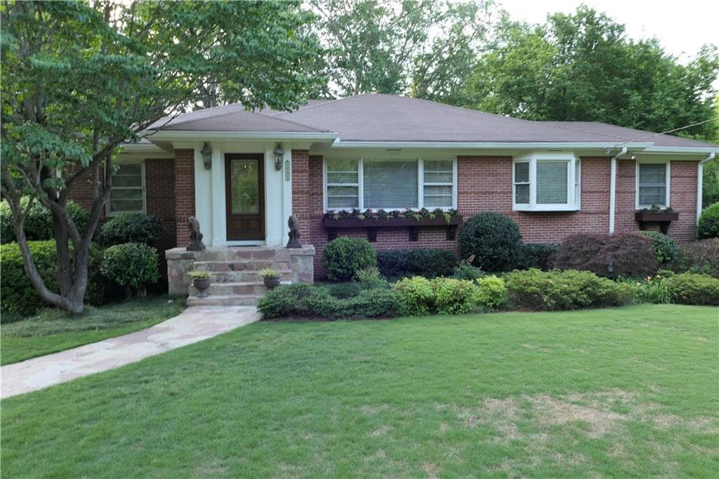 4 bedroom, 2,850 sq ft single family residence sold at 1901 Lenox Road, Atlanta, GA 30306