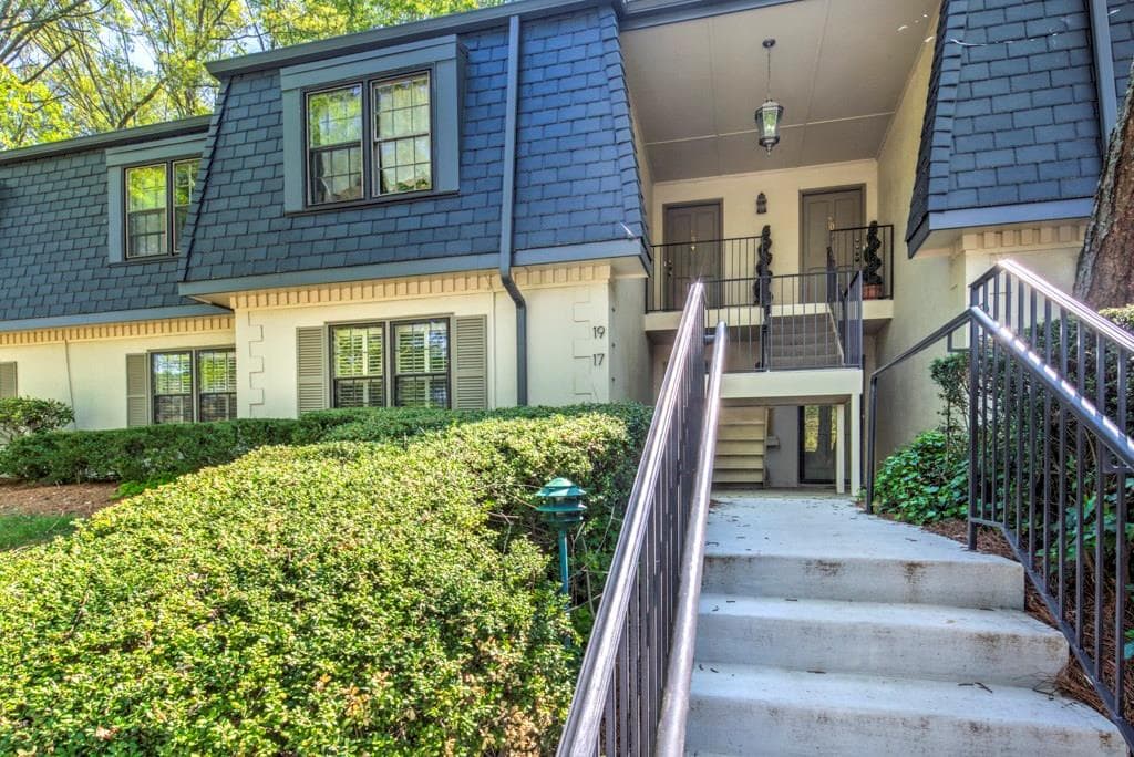 3 bedroom, 1,668 sq ft condominium sold at 17 Glenald Way 17, Atlanta, GA 30327