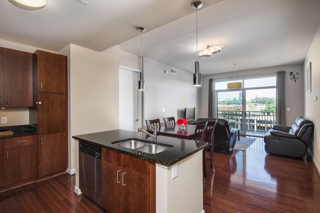 2 bedroom, 1,111 sq ft condominium sold at 711 Cosmopolitan Drive 615, Atlanta, GA 30324