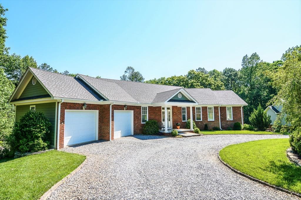 3 bedroom, 3,594 sq ft single family residence sold at 1209 Swan Mill Court, Suwanee, GA 30024