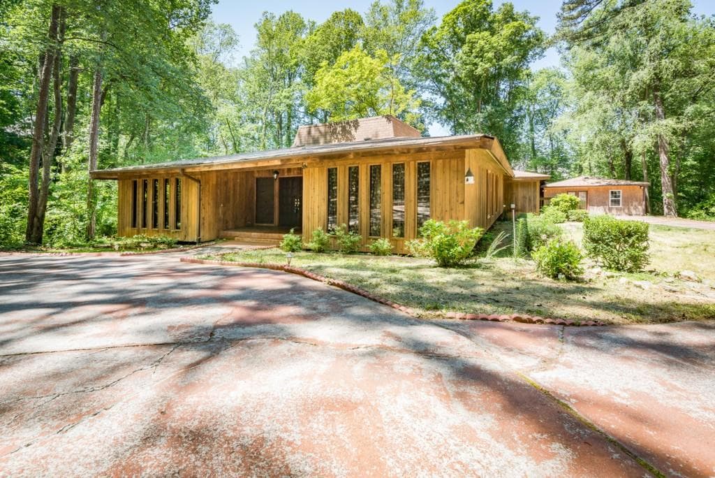1661 Beaumont Drive, Kennesaw, GA 30152 — most recent listing photo