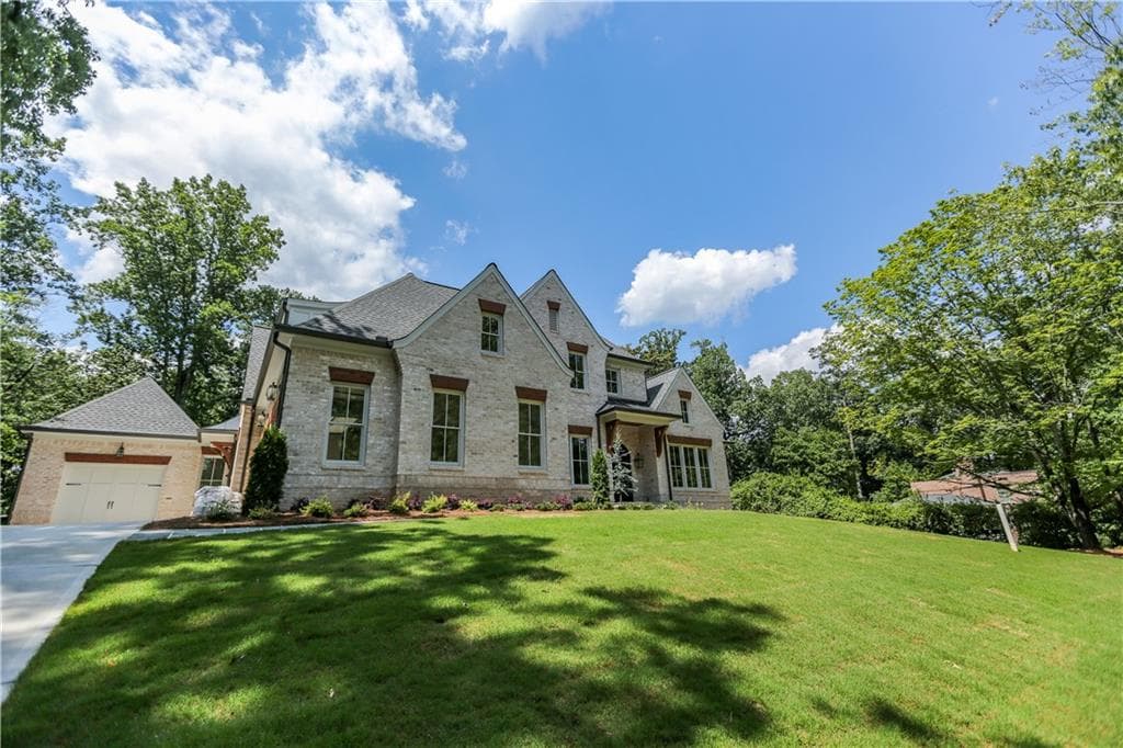 5 bedroom, 5,089 sq ft single family residence sold at 1005 W Kingston Drive, Atlanta, GA 30342