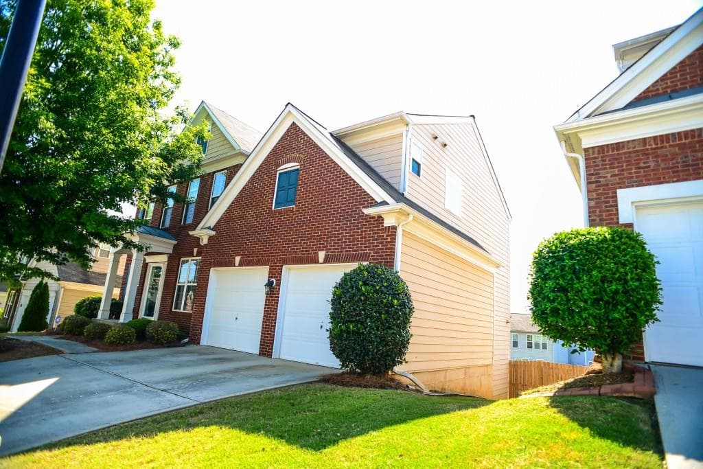 4 bedroom, 2,733 sq ft single family residence sold at 3633 Ramsey Close, Atlanta, GA 30331