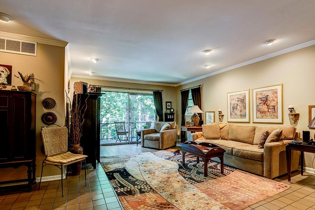 3 bedroom, 1,368 sq ft condominium sold at 1240 Woodland Avenue 2, Atlanta, GA 30324