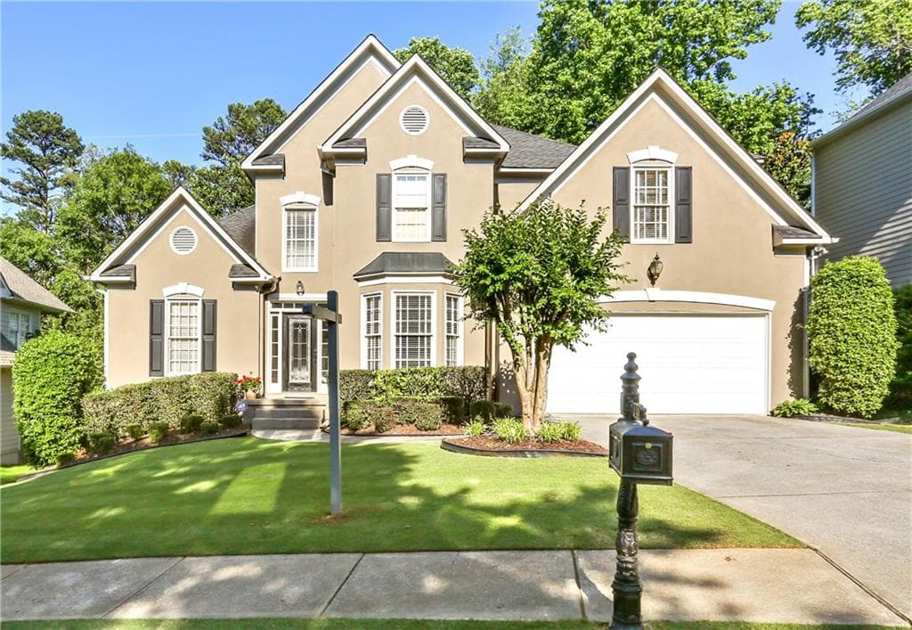 5 bedroom, 3,134 sq ft single family residence sold at 240 Park Creek Drive, Alpharetta, GA 30005
