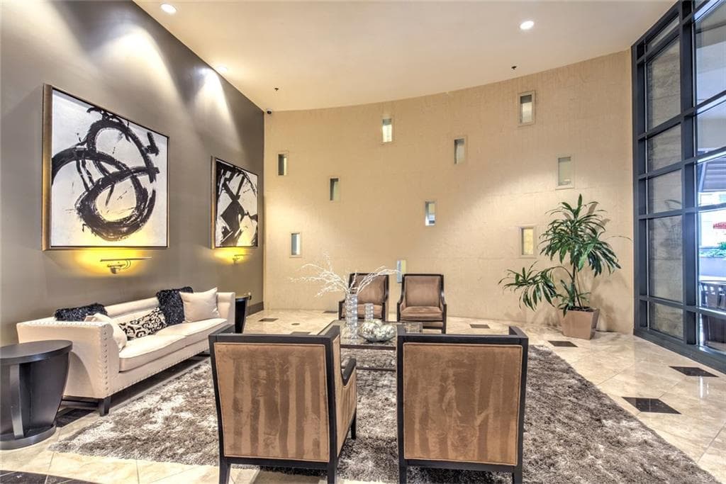2 bedroom, 1,233 sq ft condominium sold at 3040 Peachtree Road 1504, Atlanta, GA 30305