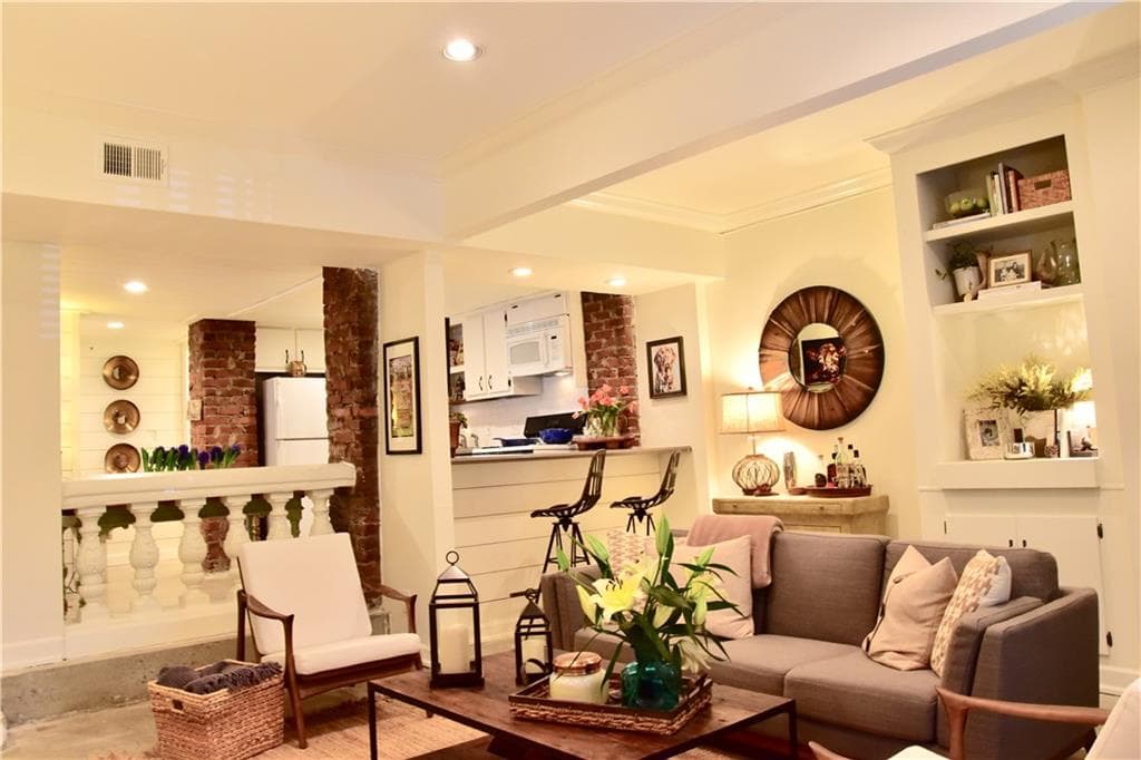 2 bedroom, 1,107 sq ft condominium sold at 856 Briarcliff Road 26, Atlanta, GA 30306