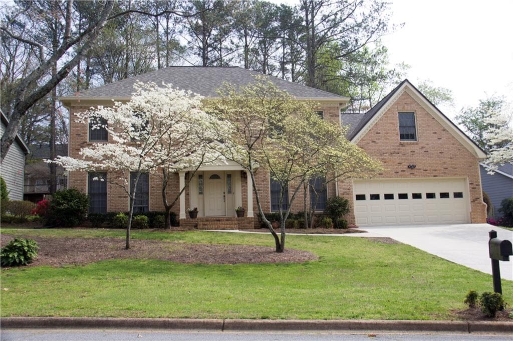 4 bedroom, 2,680 sq ft single family residence sold at 9138 Branch Valley Way, Roswell, GA 30076