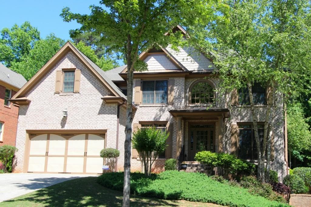 5 bedroom, 3,368 sq ft single family residence sold at 189 Leah View Walk, Suwanee, GA 30024