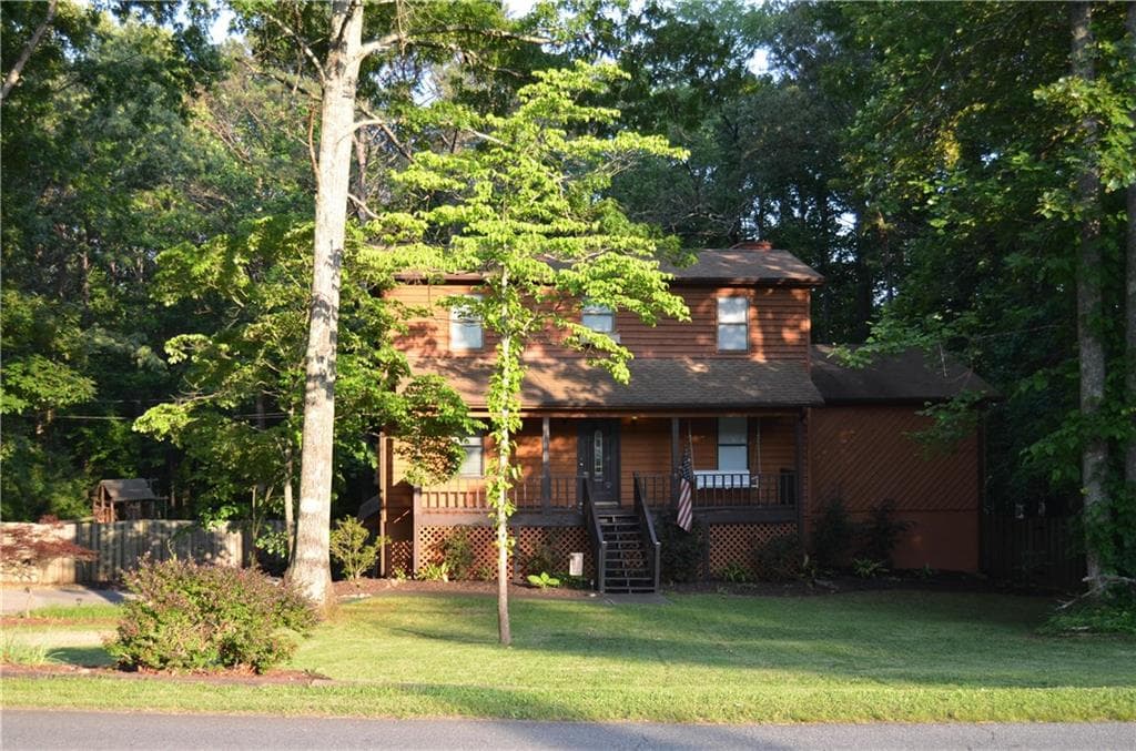3 bedroom, 2,064 sq ft single family residence sold at 399 N Victoria Road, Woodstock, GA 30189