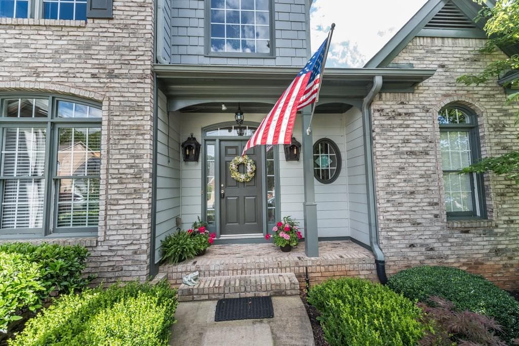 5 bedroom, 2,219 sq ft single family residence sold at 223 Vine Creek Drive, Acworth, GA 30101