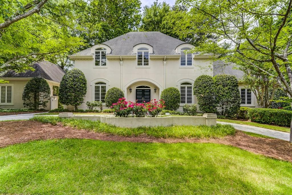 4 bedroom single family residence sold at 723 Moores Mill Road, Atlanta, GA 30327