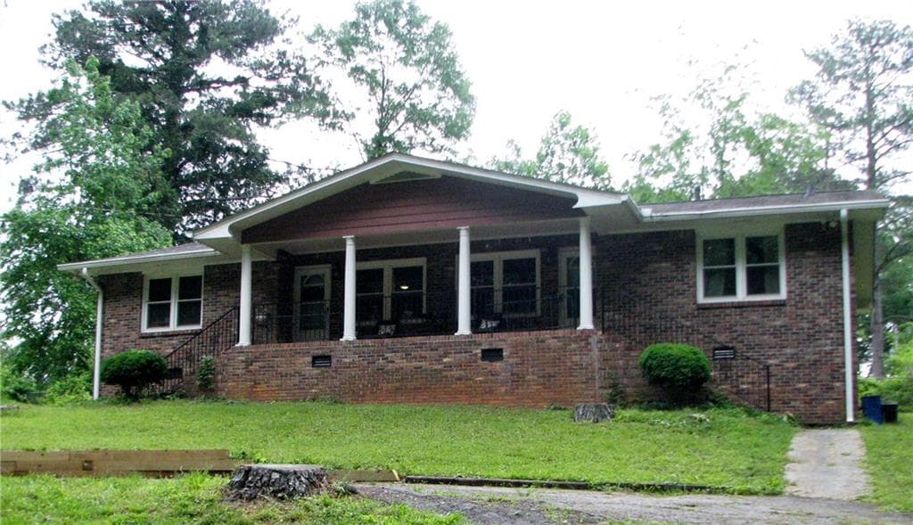 duplex sold at 4262 S Lakeshore Drive, Acworth, GA 30101