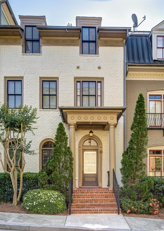 4 bedroom, 3,051 sq ft townhouse sold at 3127 Lenox Road 25, Atlanta, GA 30324